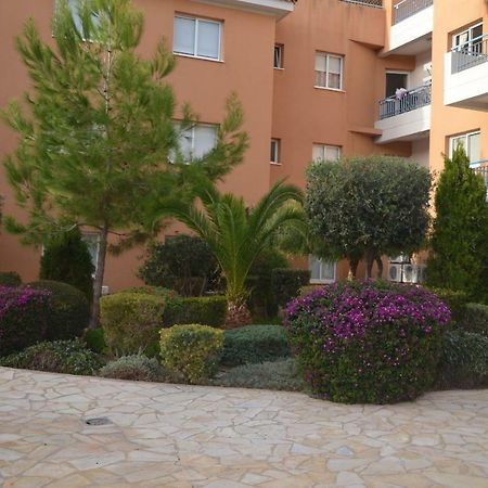 Iris Village Paphos Esterno foto