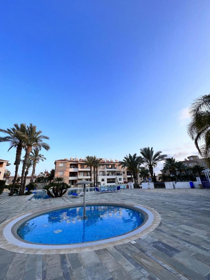 Iris Village Paphos Esterno foto