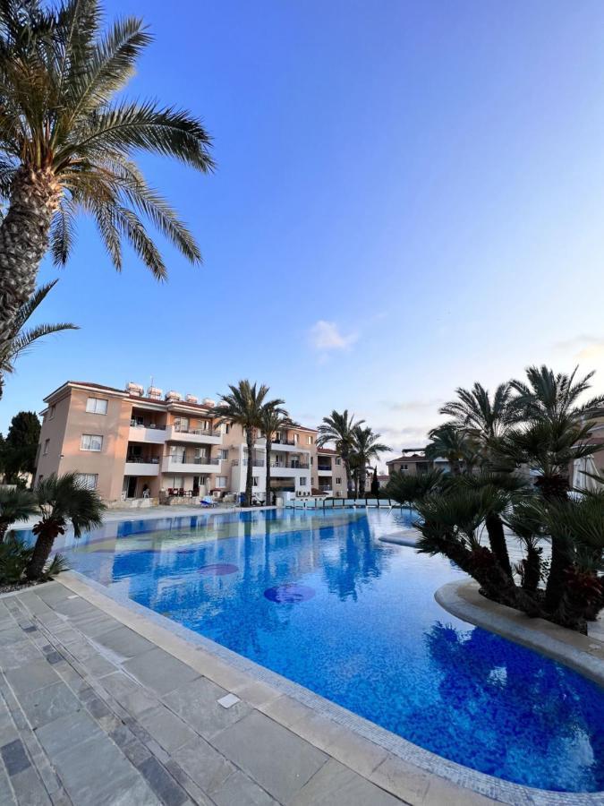 Iris Village Paphos Esterno foto