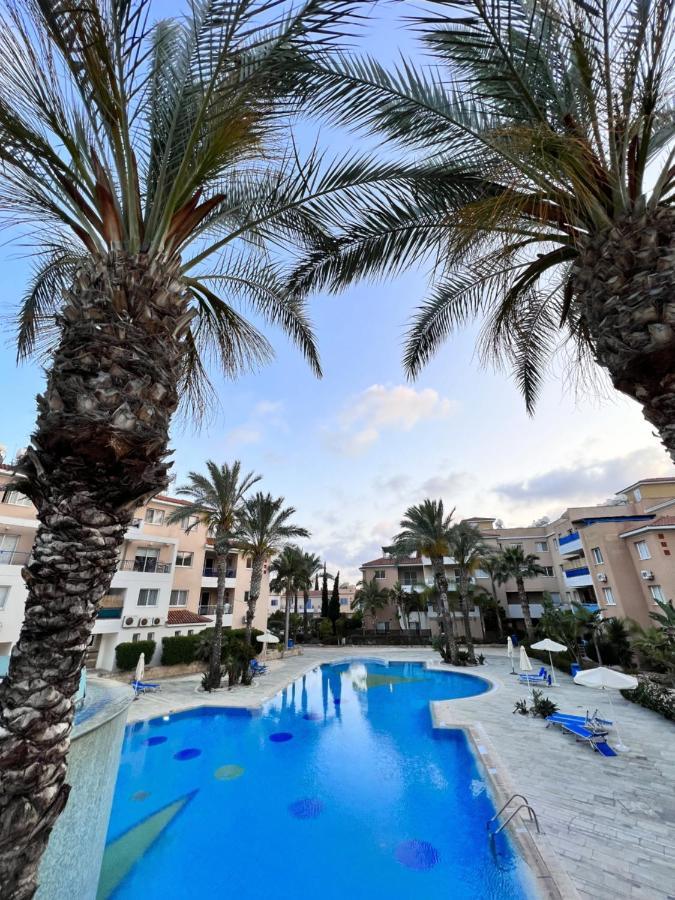 Iris Village Paphos Esterno foto