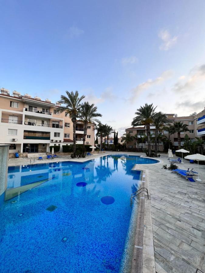 Iris Village Paphos Esterno foto
