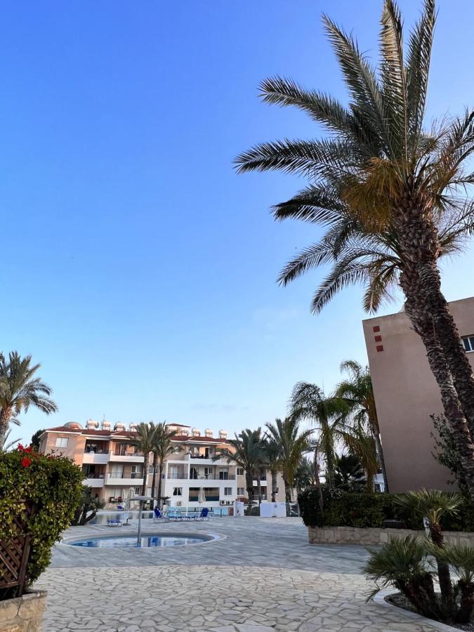 Iris Village Paphos Esterno foto