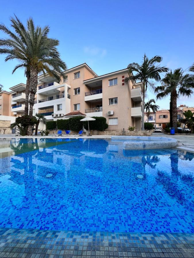 Iris Village Paphos Esterno foto