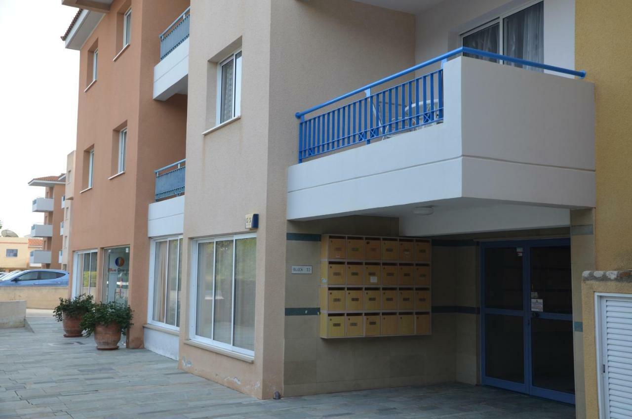 Iris Village Paphos Esterno foto